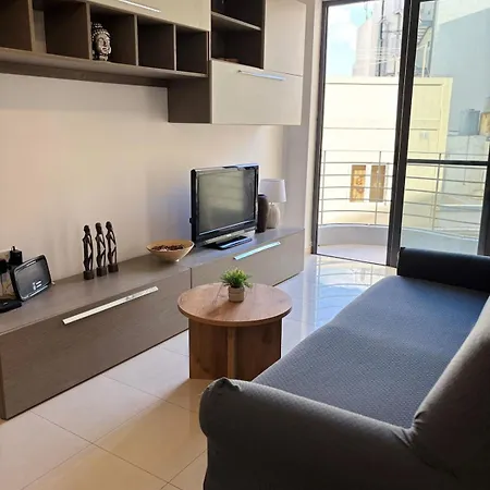 Sea Side Beautiful One Bedroom *